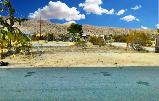 0.18-acre in Yucca Valley w/ EXISTING CONCRETE SLAB! READY FOR USE!!! -SB22